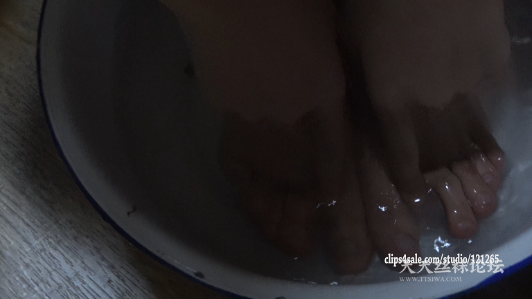 【K&amp;M】XIN's BAREFOOT [00_00_22][20240317-210331].png