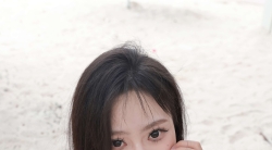 真实!  海滩上给甜美女友做足部拍摄，脚趾、脚底、脚背、脚跟