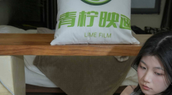 【青柠映画】小小 电竞少女 白袜/黑丝 [110p+1v 2.46G]