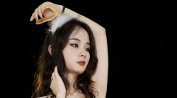 Owls VR- Ollie – Litte Devil Outfit [1V+14.7G]