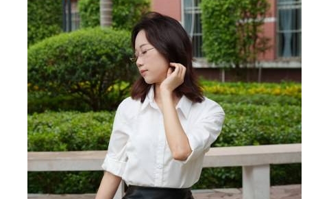 【裸足】高材留学生恰娜毕业后入职高校成为一名美足女讲师(3)【92P】