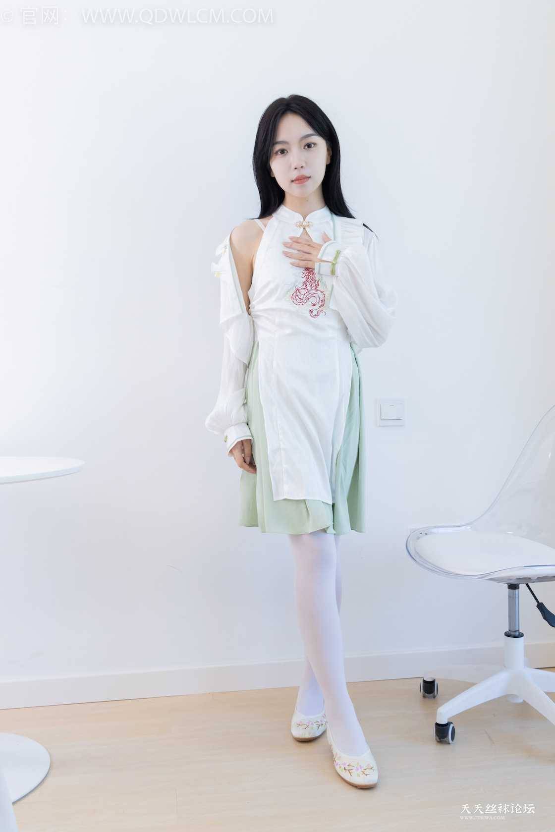 161739kz14unpd4zoe8upd.jpg