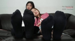 Beautiful Yanyan and Xiaoying best friends showing off their sexy big feet1